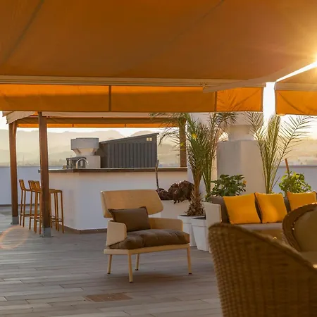 Atico Con Enorme Terraza Y Chill Out Particular