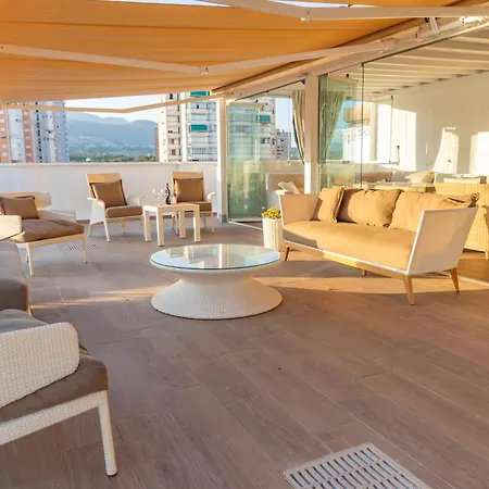 Atico Con Enorme Terraza Y Chill Out Particular