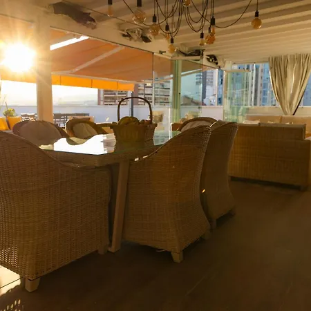 Fantástico ático Con Enorme Terraza Y Chill Out * Benidorm