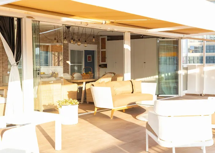 ático Con Enorme Terraza Y Chill Out Particular