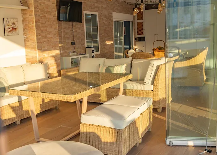 ático Con Enorme Terraza Y Chill Out Particular